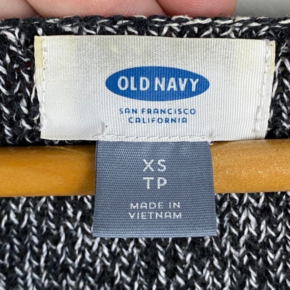 Old Navy Women's Black + White Round Neck Long Sleeve Knit Sweater Size X-Small - Picture 2 of 10